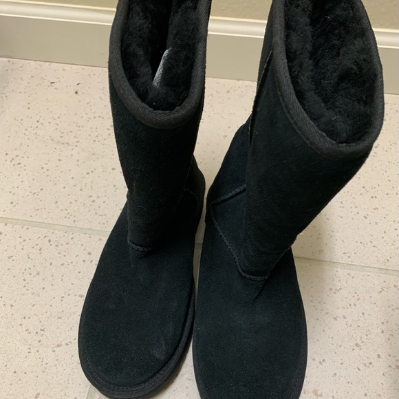 Koolaburra Shoes - Women’s NWOB size 6
